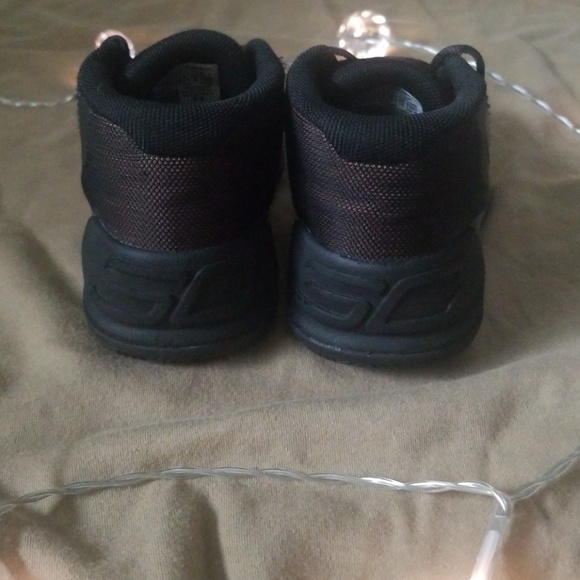 Steph Curry Shoes - Picture 5 of 7